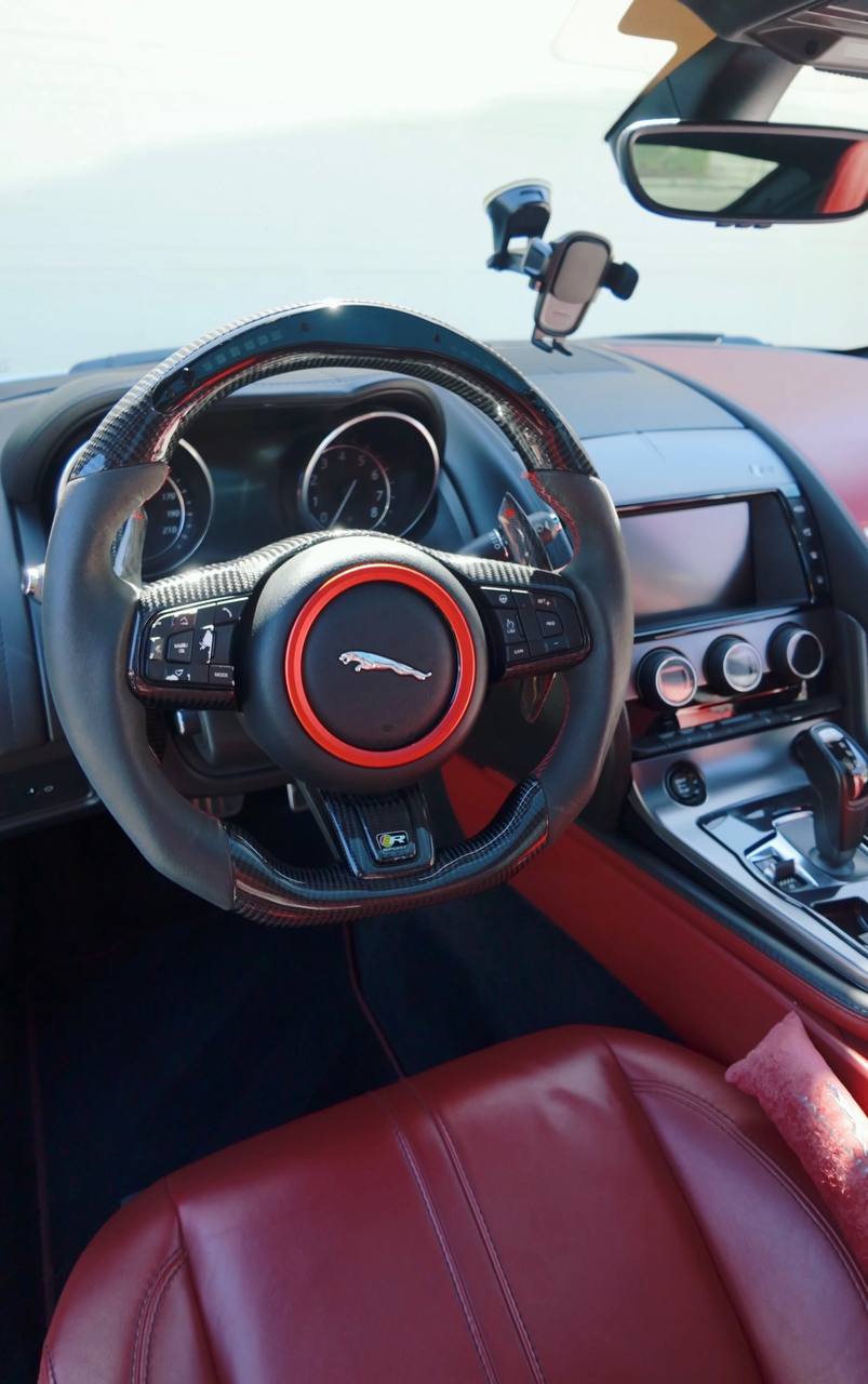 Jaguar F-Type — Interior Detail