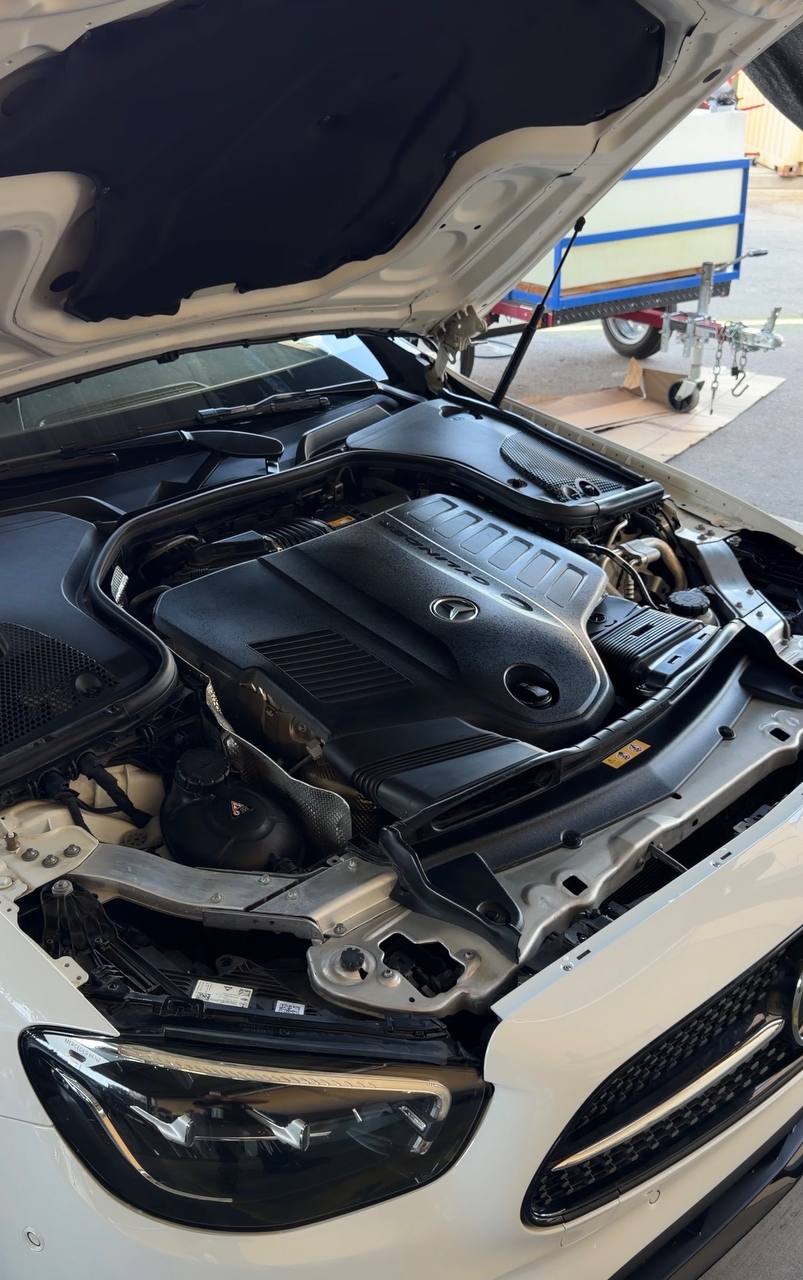 Mercedes — Engine Bay Detail